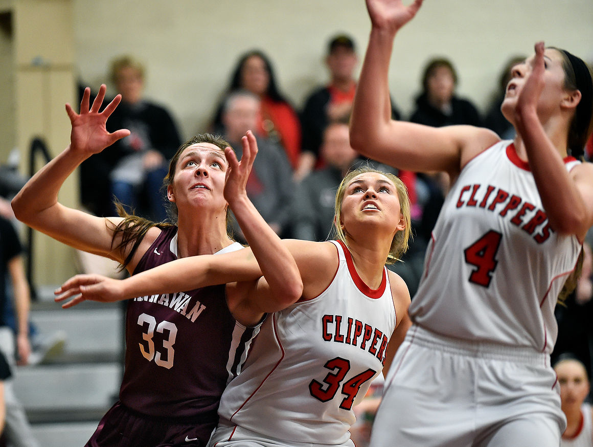 Bravettes battle past Amboy to make it eight straight regional titles